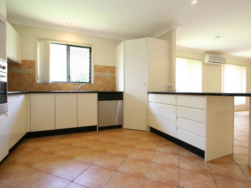 16 Robson Street, Forest Lake QLD 4078