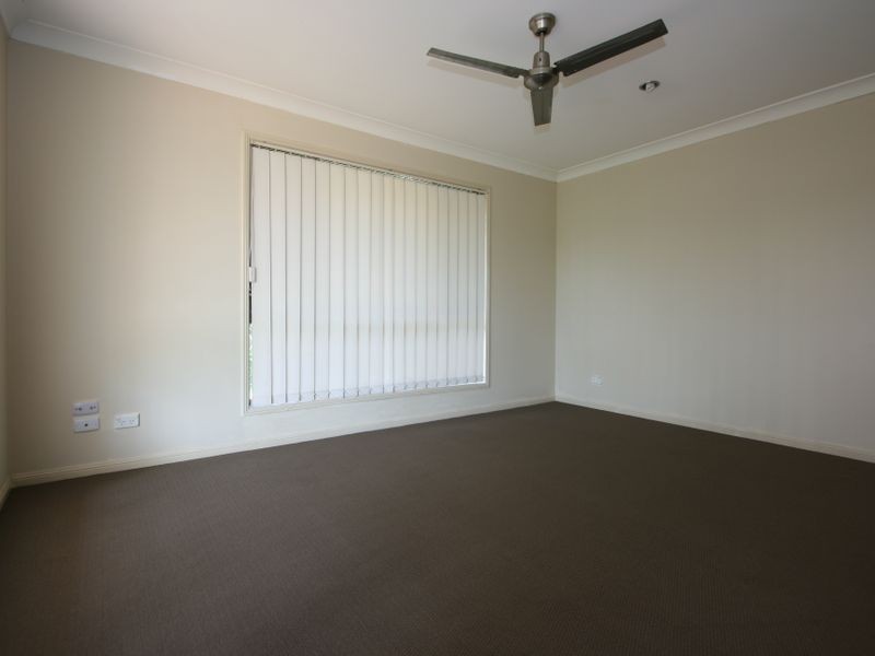 16 Robson Street, Forest Lake QLD 4078