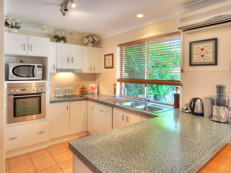 16 Phillip Place, Forest Lake QLD 4078