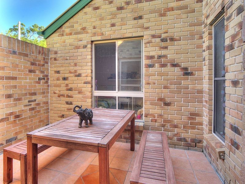 16 Phillip Place, Forest Lake QLD 4078