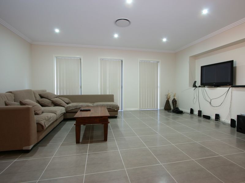 10 Colebrook Crescent, Doolandella QLD 4077