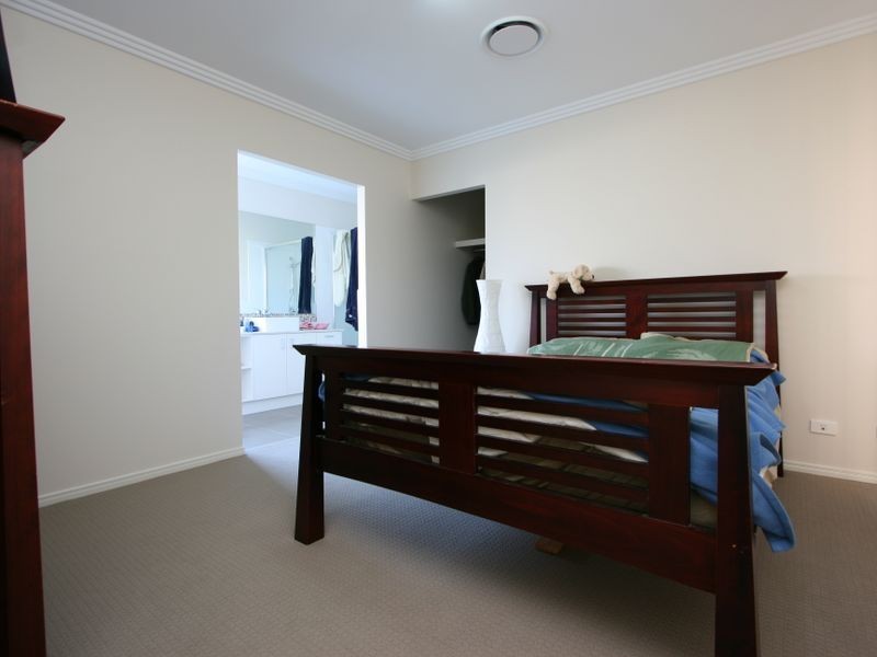 10 Colebrook Crescent, Doolandella QLD 4077
