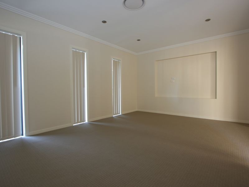 10 Colebrook Crescent, Doolandella QLD 4077