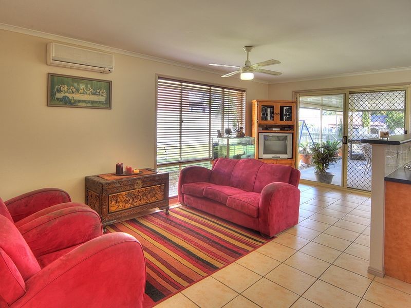 6 Newburn Street, Hillcrest QLD 4118