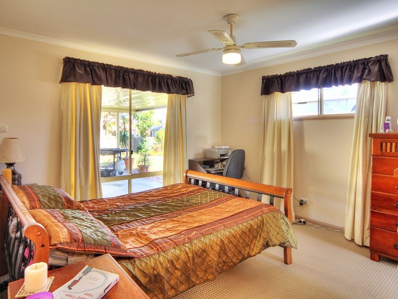 6 Newburn Street, Hillcrest QLD 4118