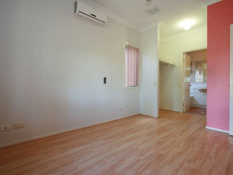 9 Queens Court, Forest Lake QLD 4078