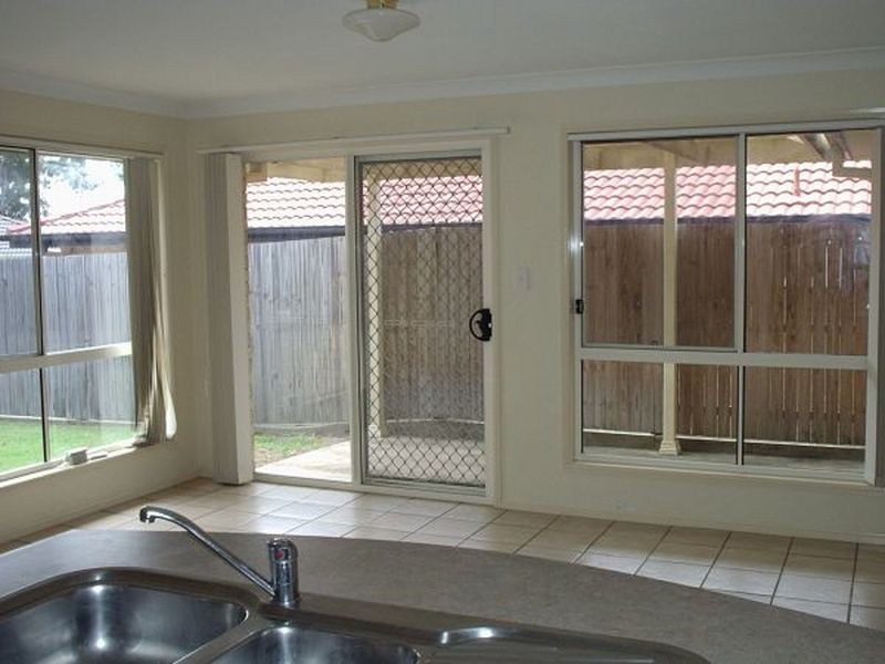 24 Central Street, Forest Lake QLD 4078