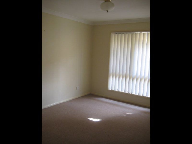 24 Central Street, Forest Lake QLD 4078