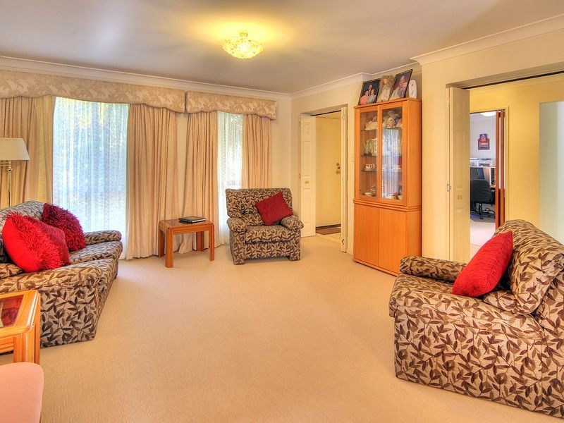 16 Regents Circuit, Forest Lake QLD 4078