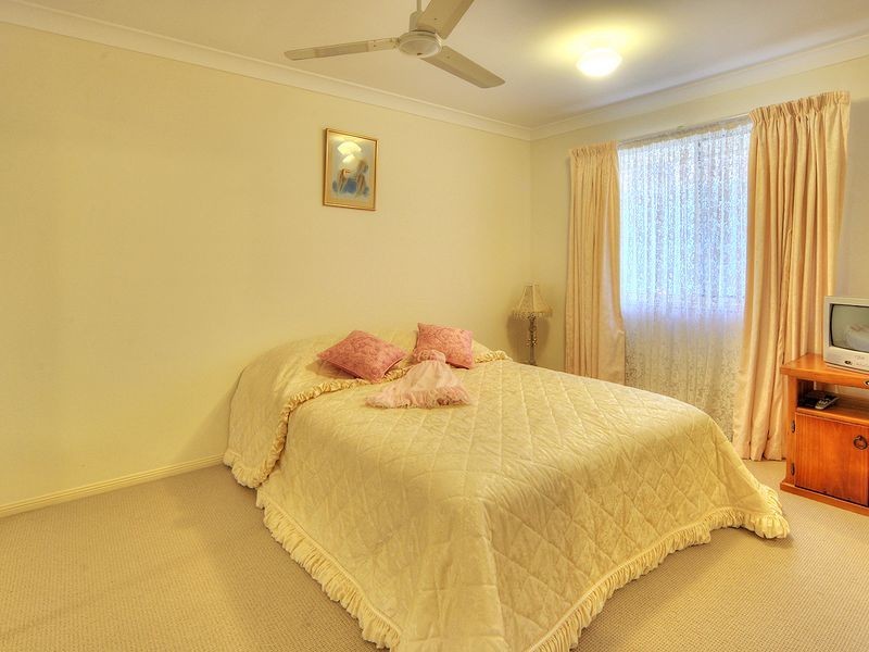 16 Regents Circuit, Forest Lake QLD 4078