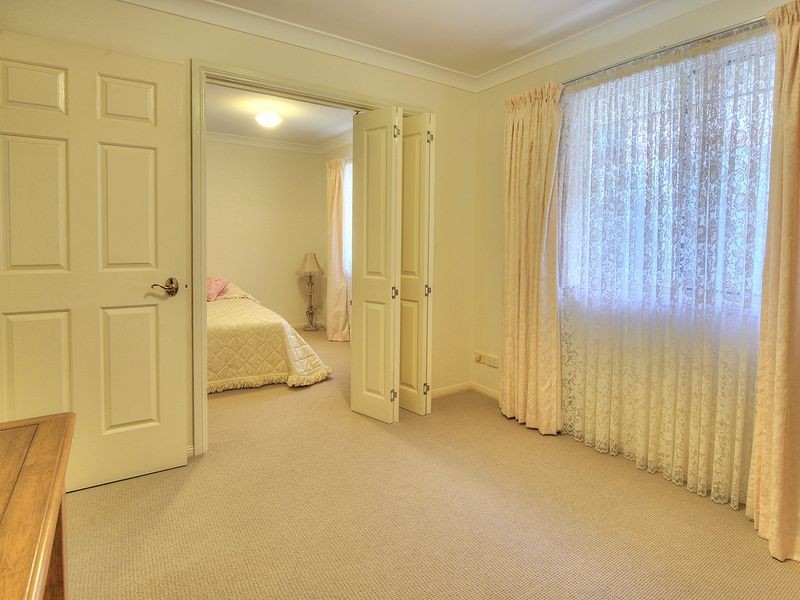 16 Regents Circuit, Forest Lake QLD 4078