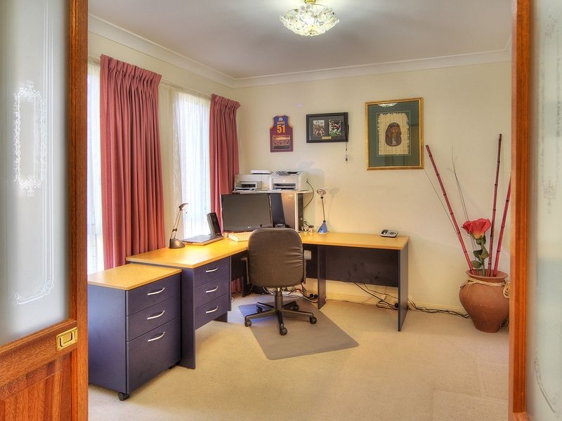16 Regents Circuit, Forest Lake QLD 4078