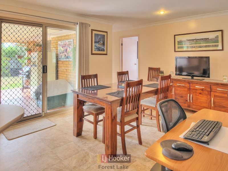 6 Jindabyne Circuit, Forest Lake QLD 4078