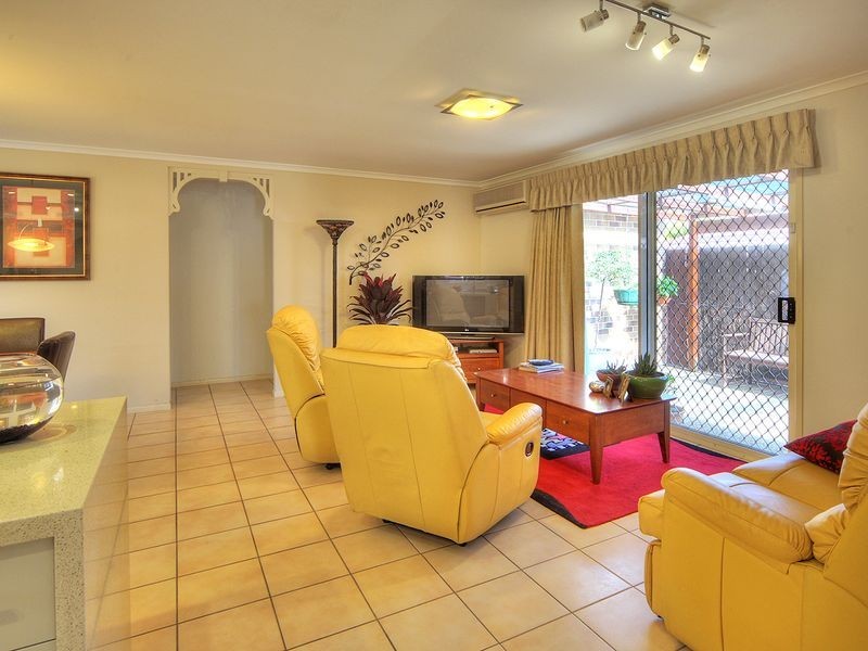 7 Pintail Crescent, Forest Lake QLD 4078