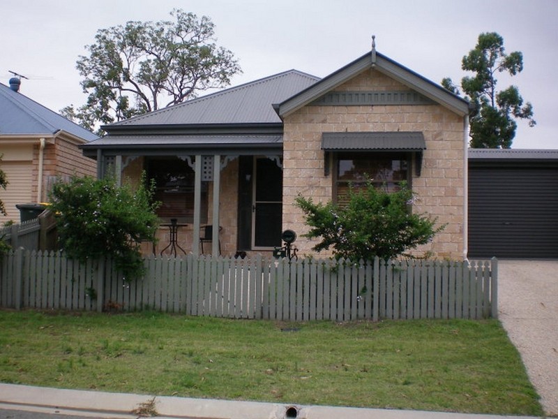 33 Eungella Terrace, Springfield Lakes QLD 4300