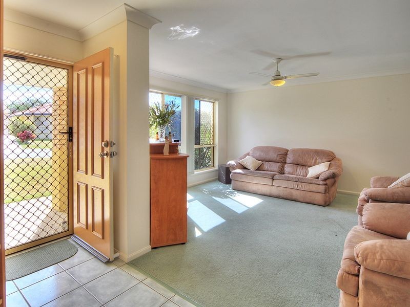 2 Ridgeway Street, Forest Lake QLD 4078