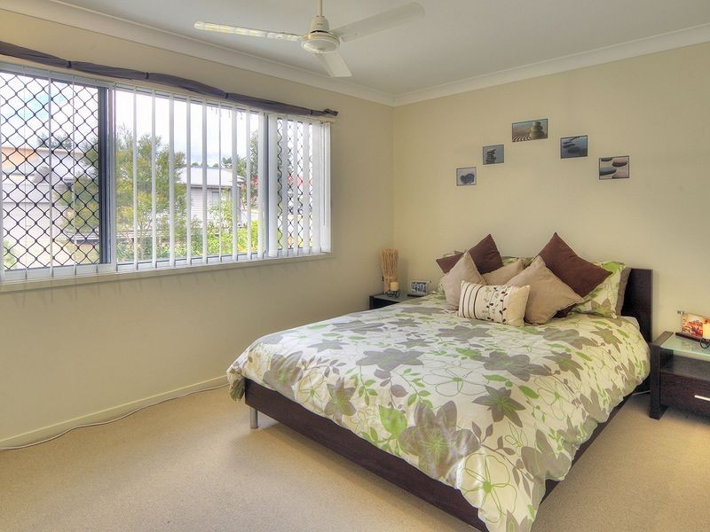 17 Periwinkle Lane, Springfield Lakes QLD 4300