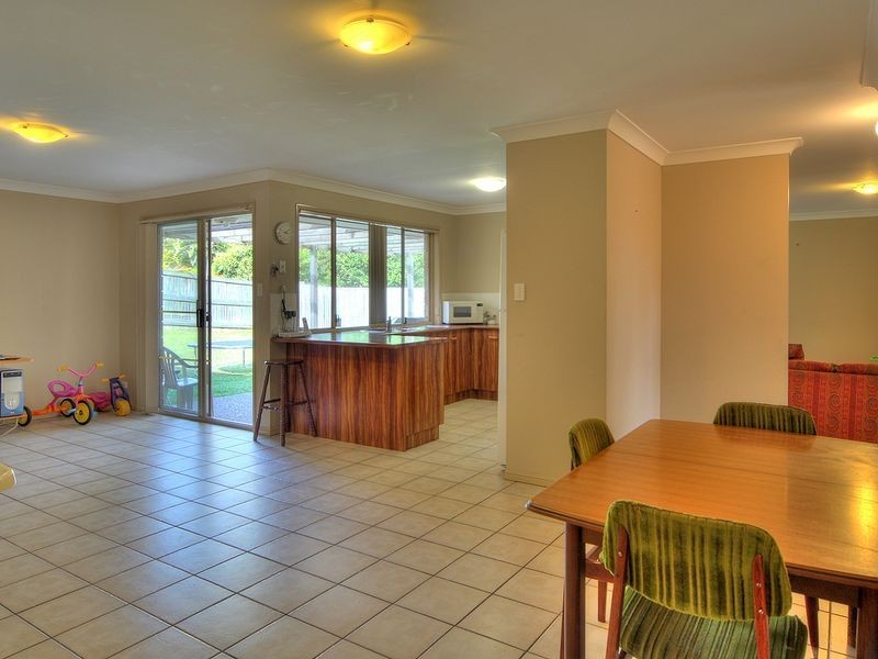 21 Paterson Place, Forest Lake QLD 4078