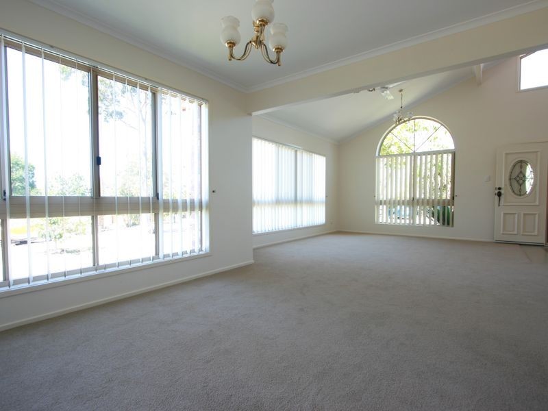16 Baccata Place, Forest Lake QLD 4078