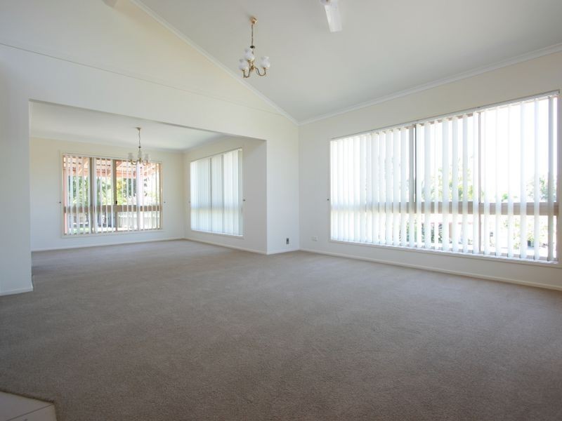 16 Baccata Place, Forest Lake QLD 4078