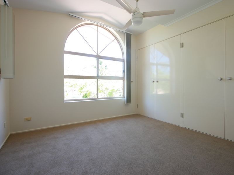 16 Baccata Place, Forest Lake QLD 4078