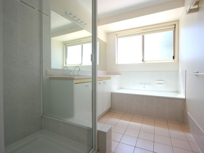 16 Baccata Place, Forest Lake QLD 4078