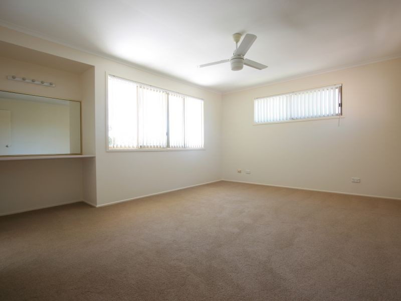 16 Baccata Place, Forest Lake QLD 4078