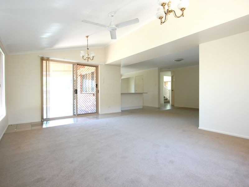 16 Baccata Place, Forest Lake QLD 4078