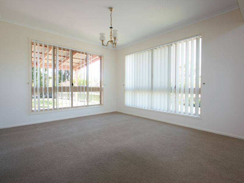 16 Baccata Place, Forest Lake QLD 4078
