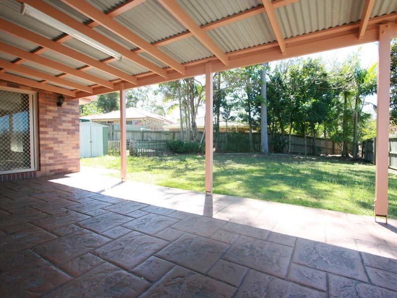 16 Baccata Place, Forest Lake QLD 4078