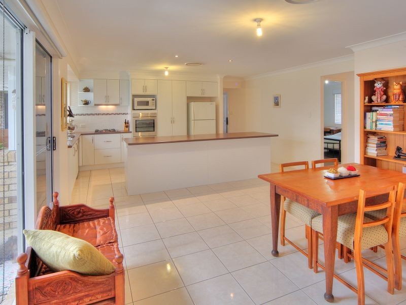 8 Daisy Place, Doolandella QLD 4077