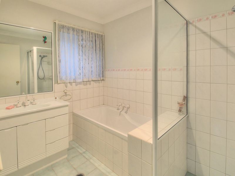 86 Banksia Circuit, Forest Lake QLD 4078