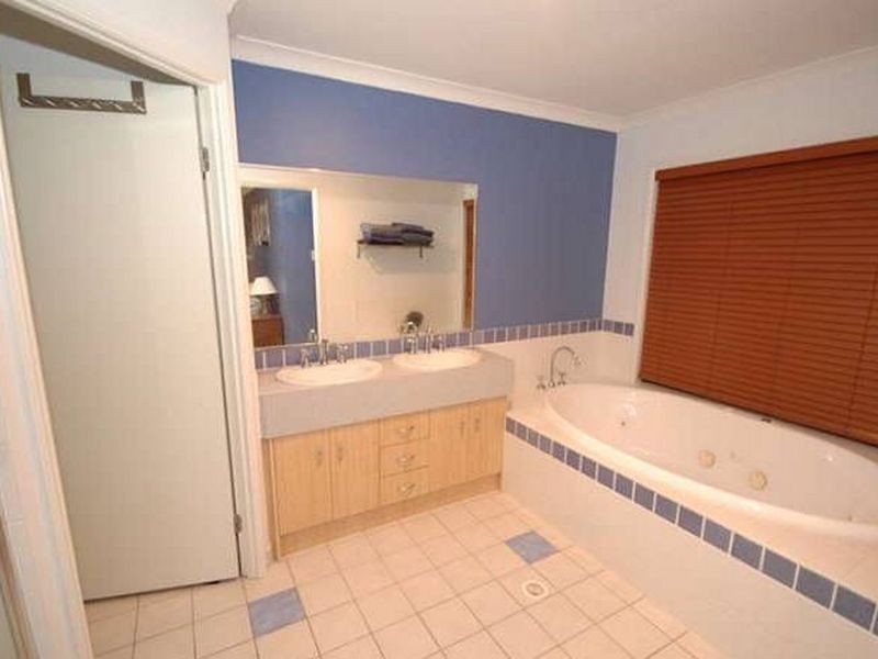 9 Ashton Way, Forest Lake QLD 4078