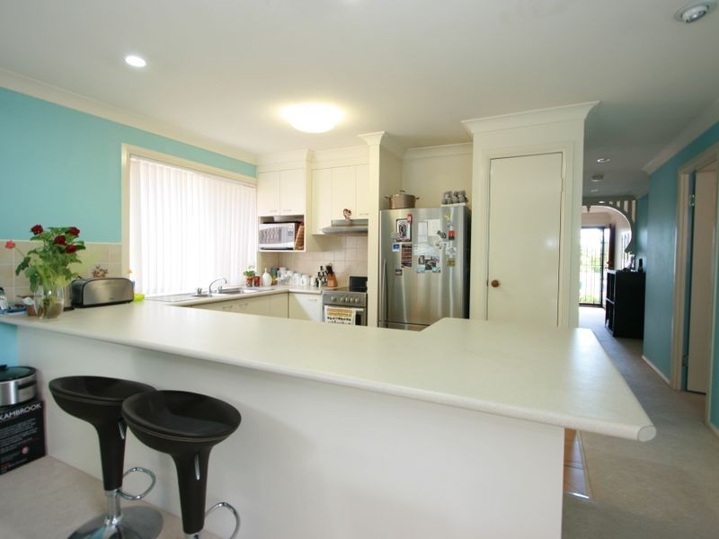 16 Hoop Place, Forest Lake QLD 4078