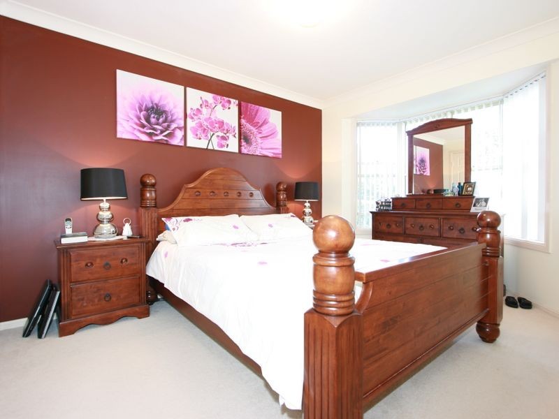 16 Hoop Place, Forest Lake QLD 4078