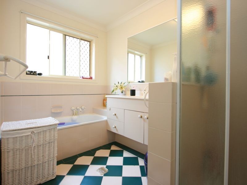 16 Hoop Place, Forest Lake QLD 4078