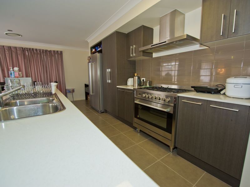 35 Casuarina Circuit, Heathwood QLD 4110