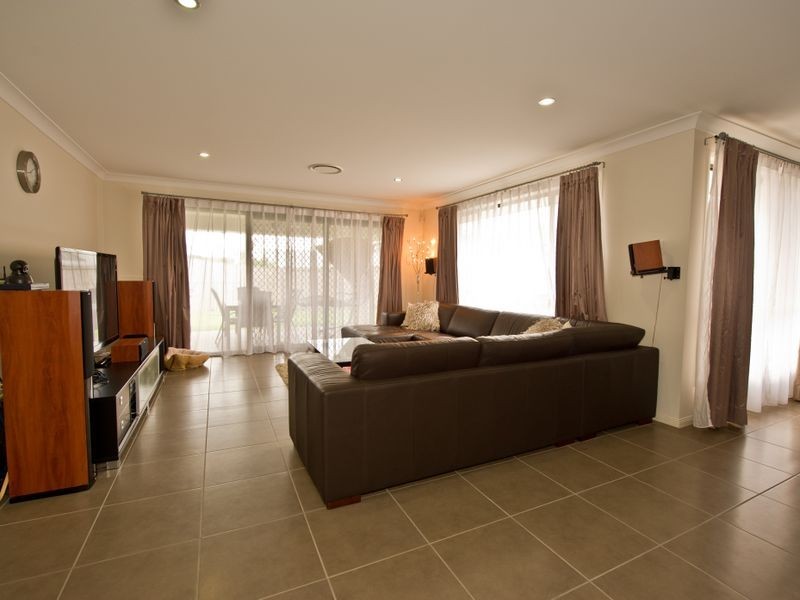 35 Casuarina Circuit, Heathwood QLD 4110