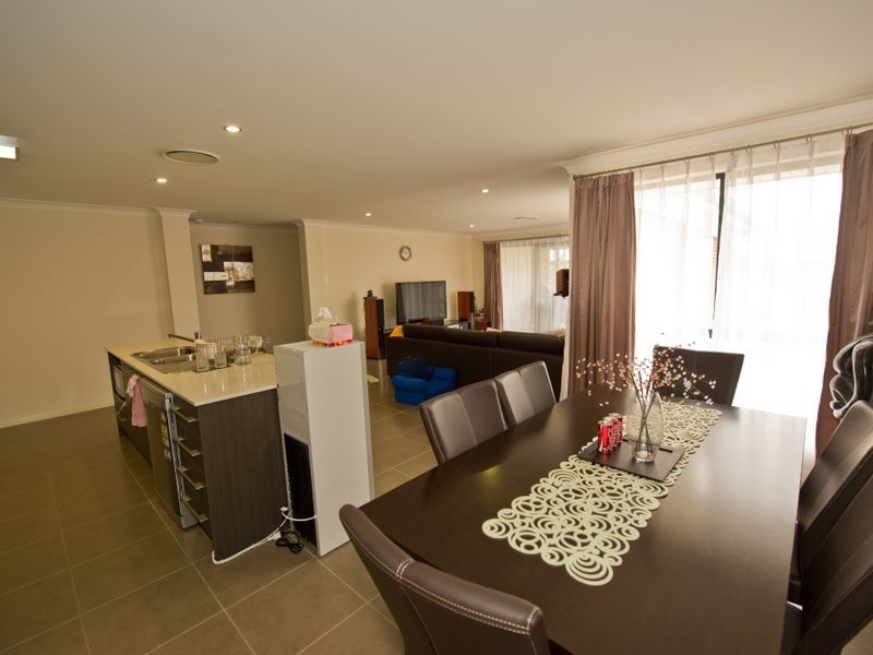 35 Casuarina Circuit, Heathwood QLD 4110