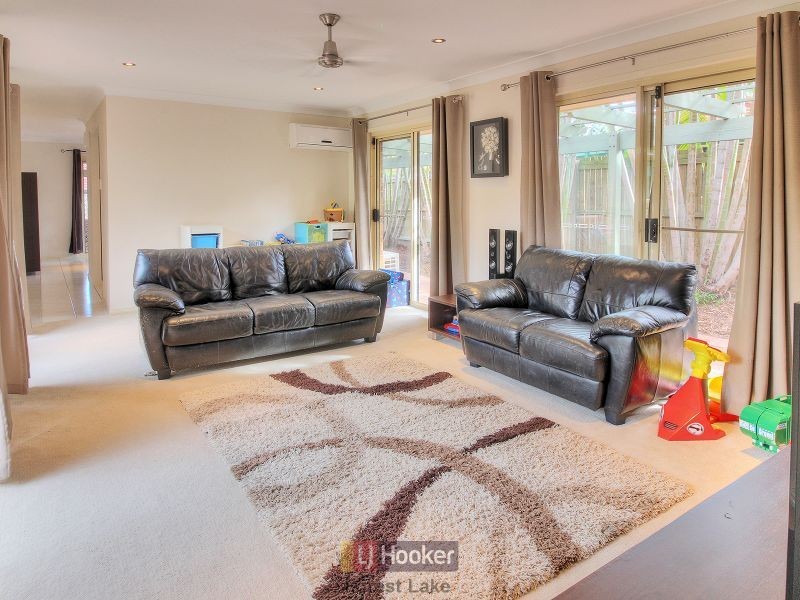 132 Banksia Circuit, Forest Lake QLD 4078