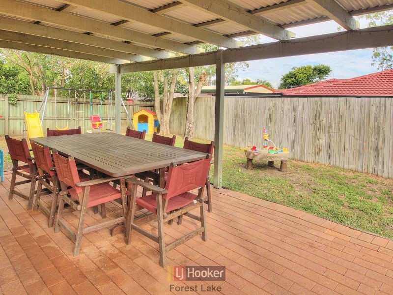 132 Banksia Circuit, Forest Lake QLD 4078