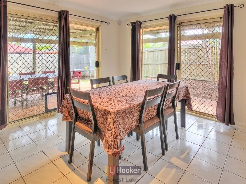 132 Banksia Circuit, Forest Lake QLD 4078