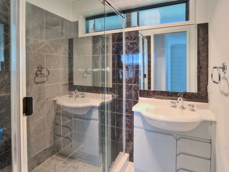 9 Greta Court, Camira QLD 4300