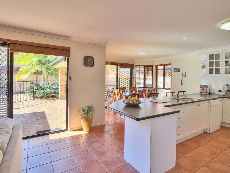 13 Camberwell Place, Forest Lake QLD 4078