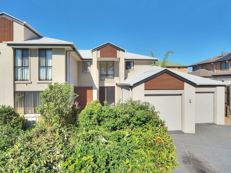 4 Lloyd Bird Crescent, Springfield Lakes QLD 4300