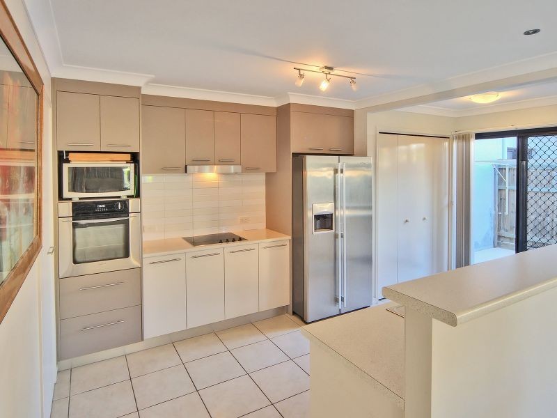 4 Lloyd Bird Crescent, Springfield Lakes QLD 4300
