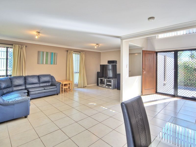 4 Lloyd Bird Crescent, Springfield Lakes QLD 4300