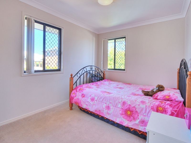 4 Lloyd Bird Crescent, Springfield Lakes QLD 4300