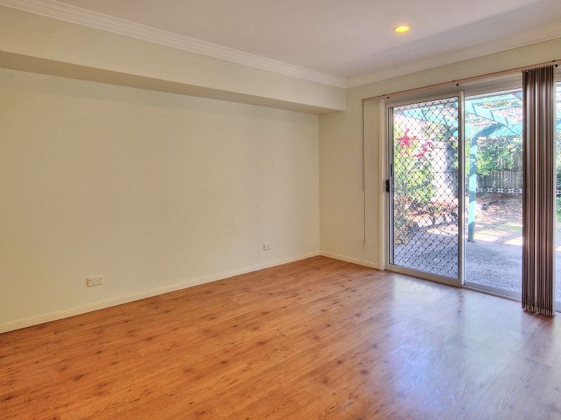 6 Selwyn Close, Forest Lake QLD 4078
