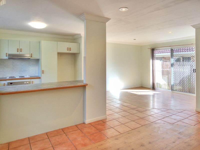 6 Selwyn Close, Forest Lake QLD 4078
